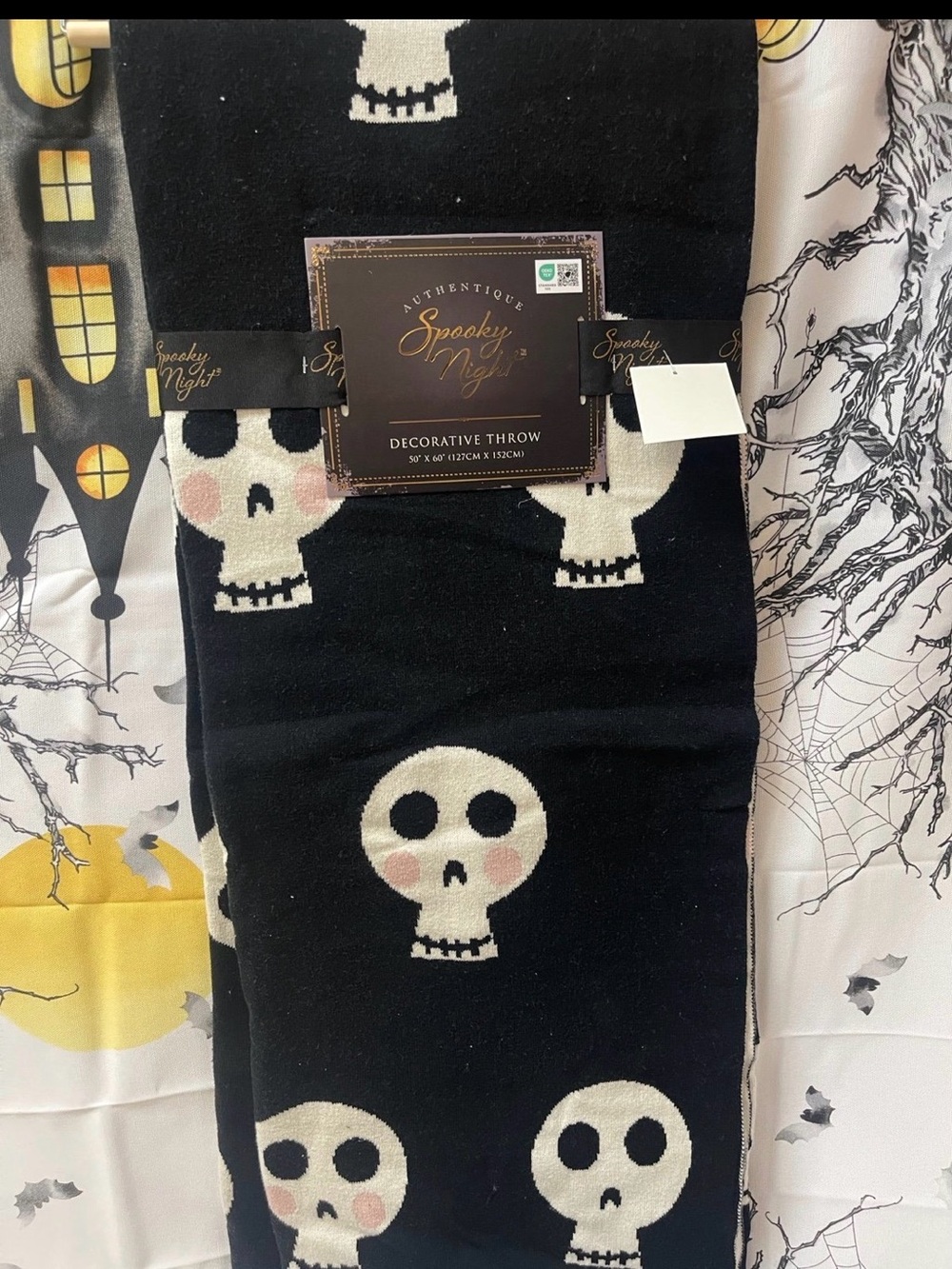 Decorative Throw Blanket - Black & Cream Skull Design